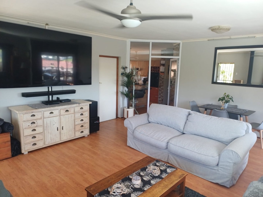 3 Bedroom Property for Sale in Rooi Rivier Rif Western Cape